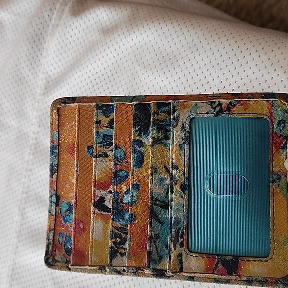 Hobo small cadence crossbody with wallet - Picture 6 of 7